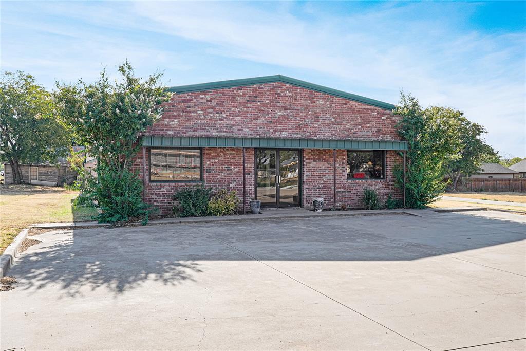 Jacksboro - Commercial Sale