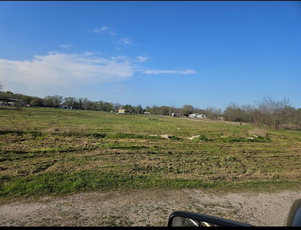 Great opportunity to own land outside city limits in Quinlan! This property offers flexible use with no zoning restrictions, ideal for a site-built home, manufactured home, or light agricultural use. Enjoy the freedom of no HOA and a peaceful rural setting while still being a short drive to town and nearby Lake Tawakoni. Utilities available nearby. Don’t miss this chance to own affordable land in a growing area. Buyer and Buyer's agent to verify zoning and other information.