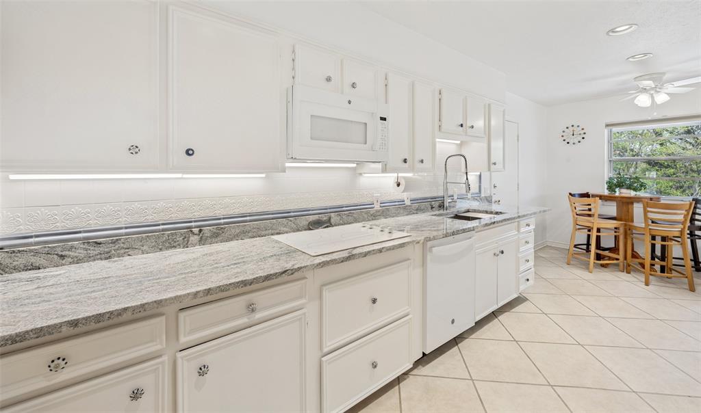 Park Carillon Condo - Residential