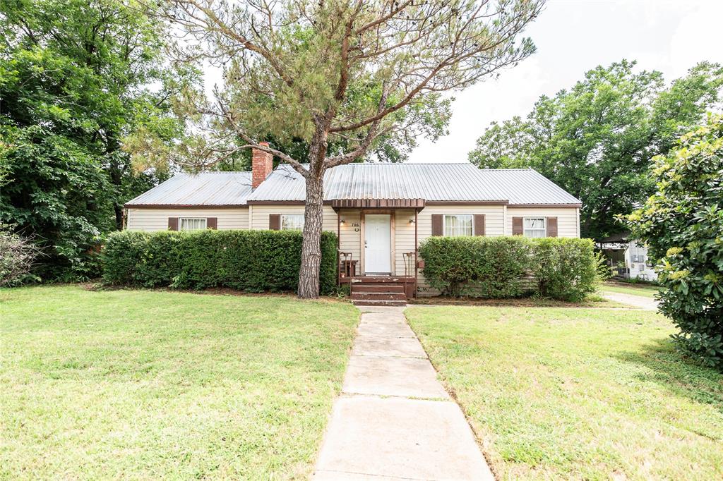 Charming and beautifully updated 2-bedroom, 1-bath home offering comfort, style, and modern improvements. Recent upgrades include a completely renovated bathroom, beautiful wood floors, a new HVAC system, and a new hot water heater, providing peace of mind for years to come.
This inviting home blends classic character with thoughtful updates, creating a warm and welcoming living space perfect for first-time buyers, downsizers, or investors. Move-in ready and full of charm, this property is an excellent opportunity to enjoy updated living in a comfortable setting
