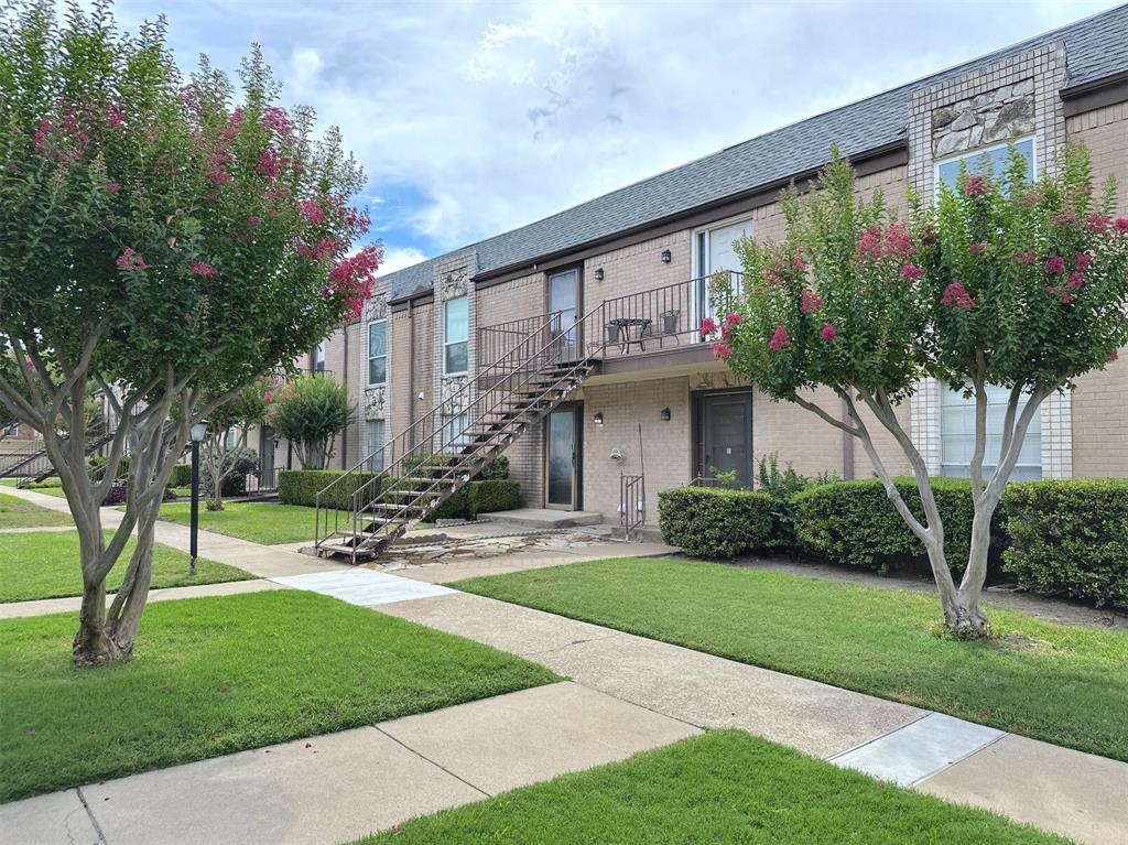 Ridglea Estate Condo - Residential