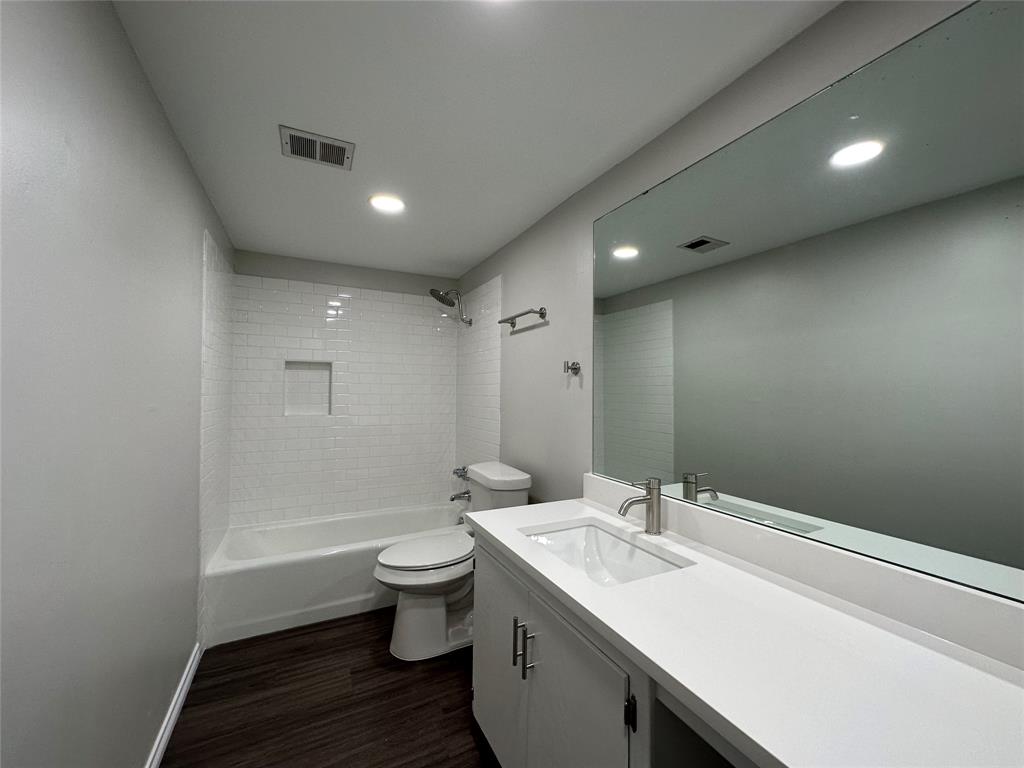 Ridglea Estate Condo - Residential