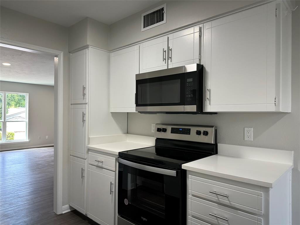 Ridglea Estate Condo - Residential