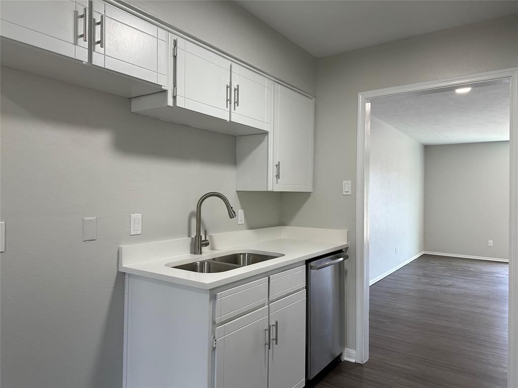 Ridglea Estate Condo - Residential