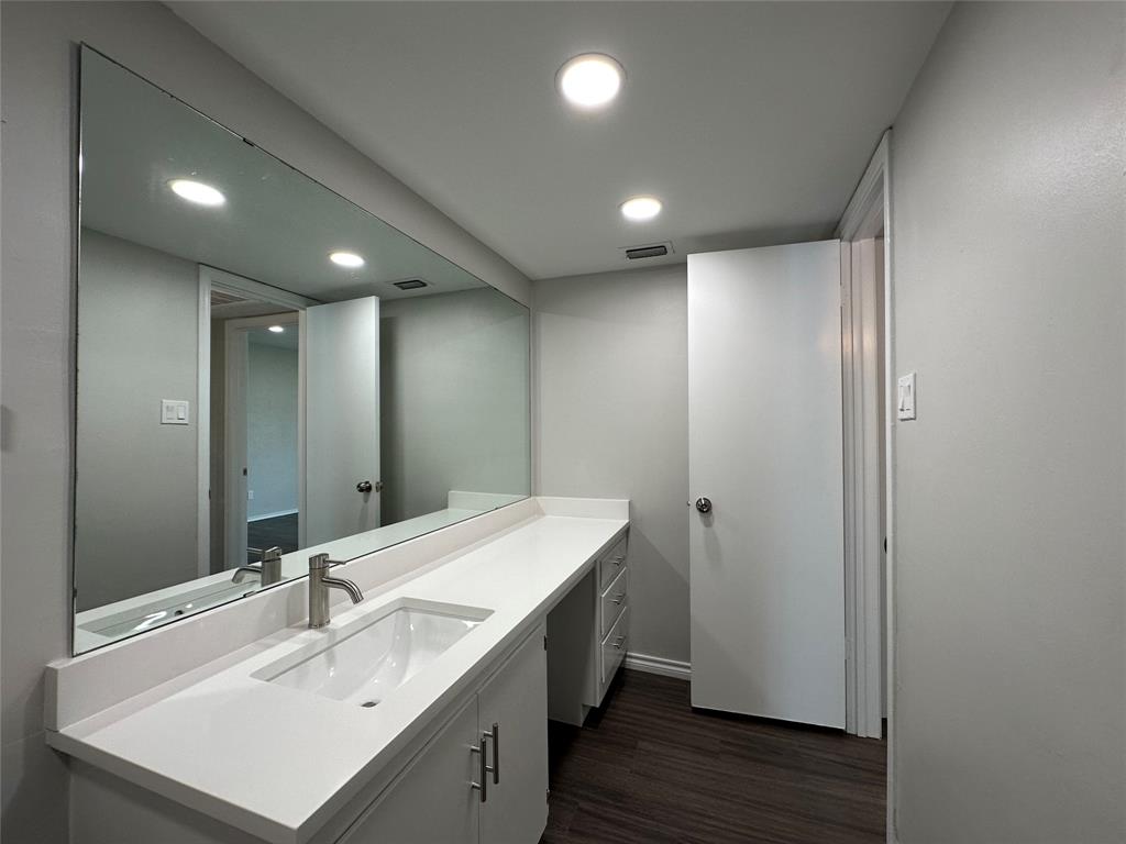 Ridglea Estate Condo - Residential