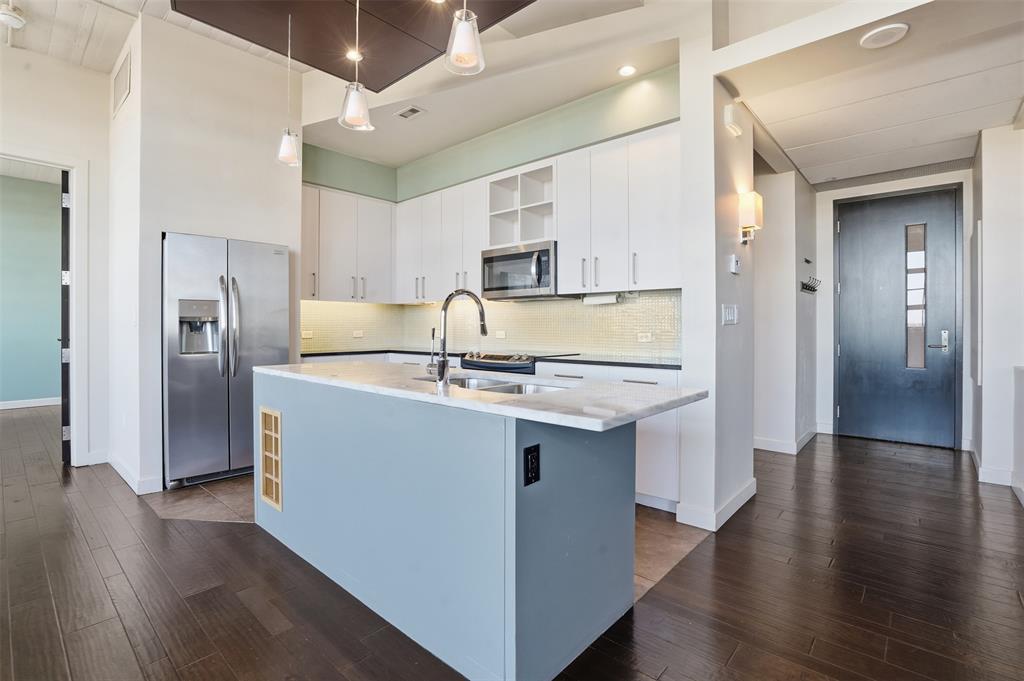 One Montgomery Plaza Residence Condo - Residential