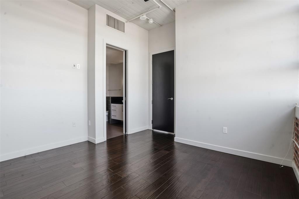 One Montgomery Plaza Residence Condo - Residential