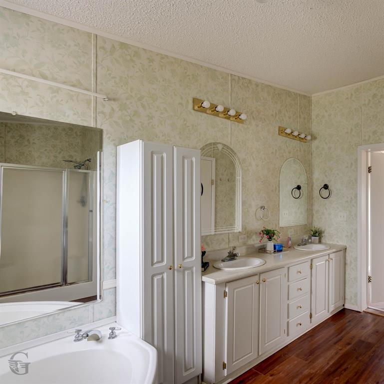 Woolworth Oaks - Residential