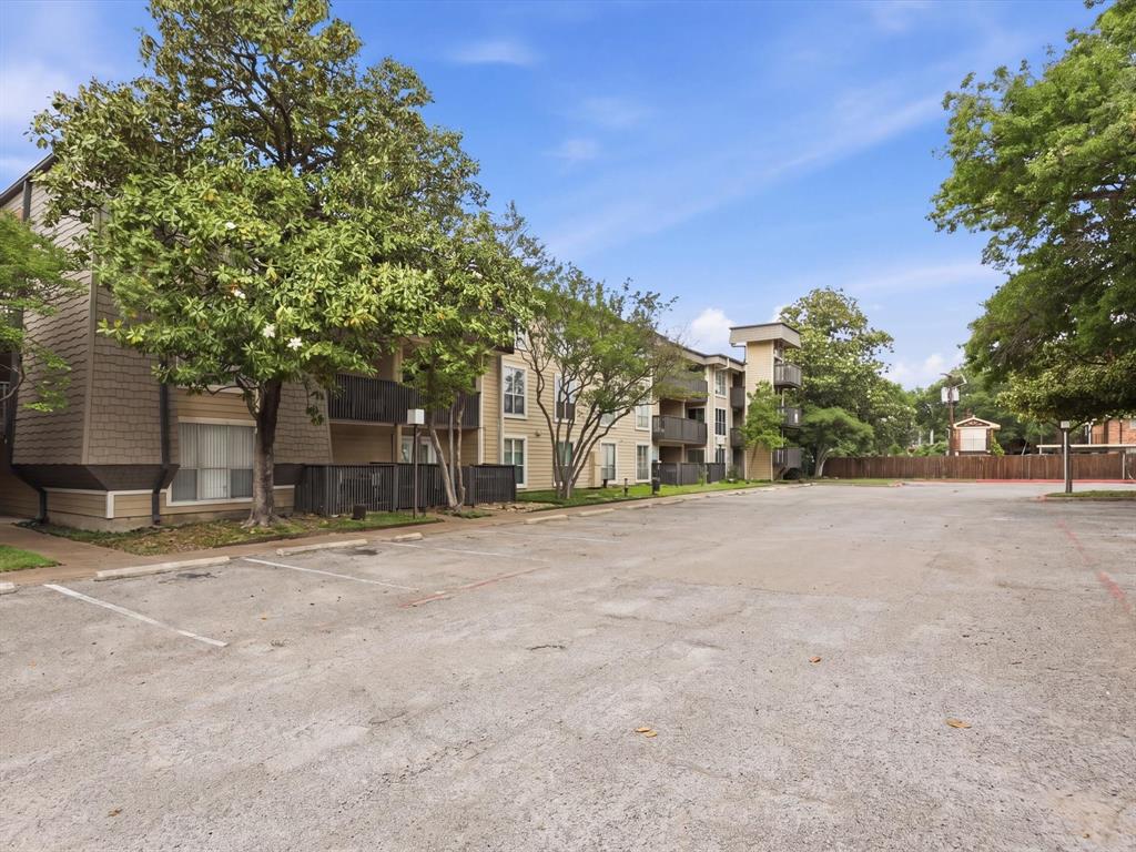 River Oaks Condos - Residential