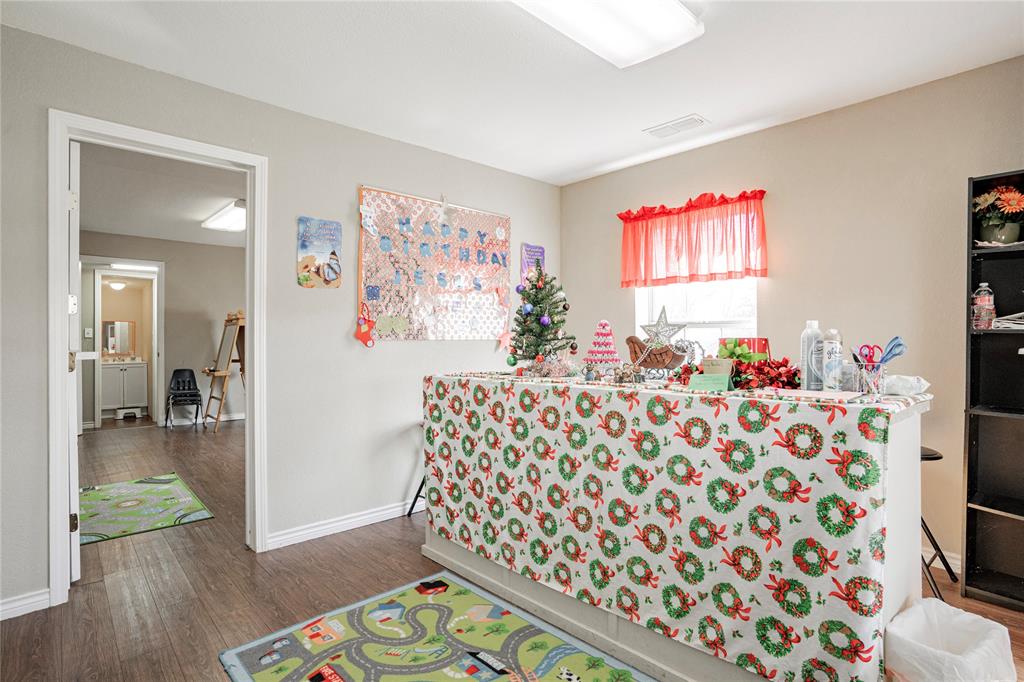 A0229 - DAVIS GEORGE W - Commercial Sale