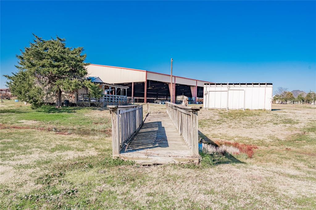 A0229 - DAVIS GEORGE W - Commercial Sale