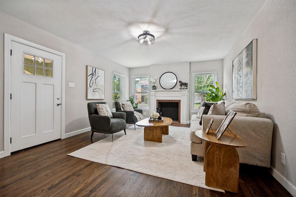 Cavens 2nd Colonial - Residential