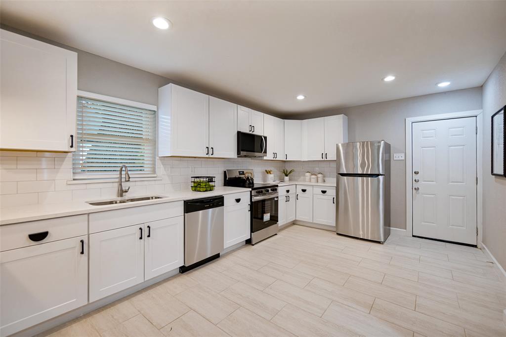 Cavens 2nd Colonial - Residential