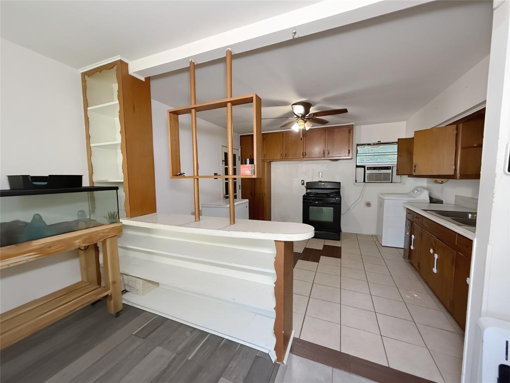 LAYNES WOODED ACRES ADDN - Residential