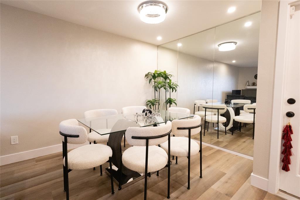 Cambridge Condo Ph 01 03 - Residential