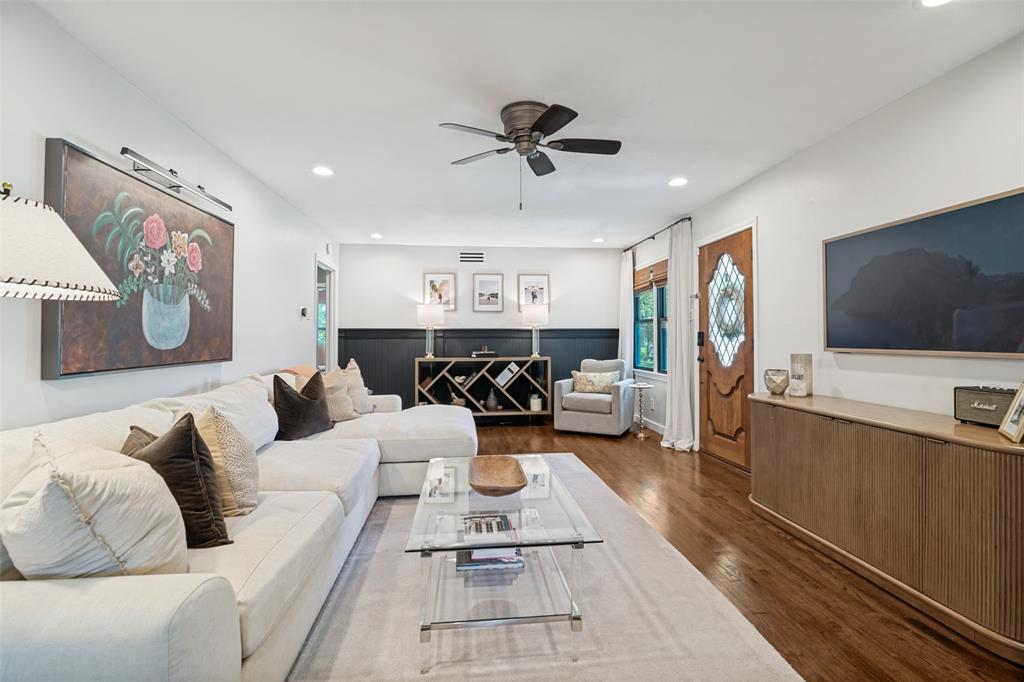 LOCHWOOD REV - Residential