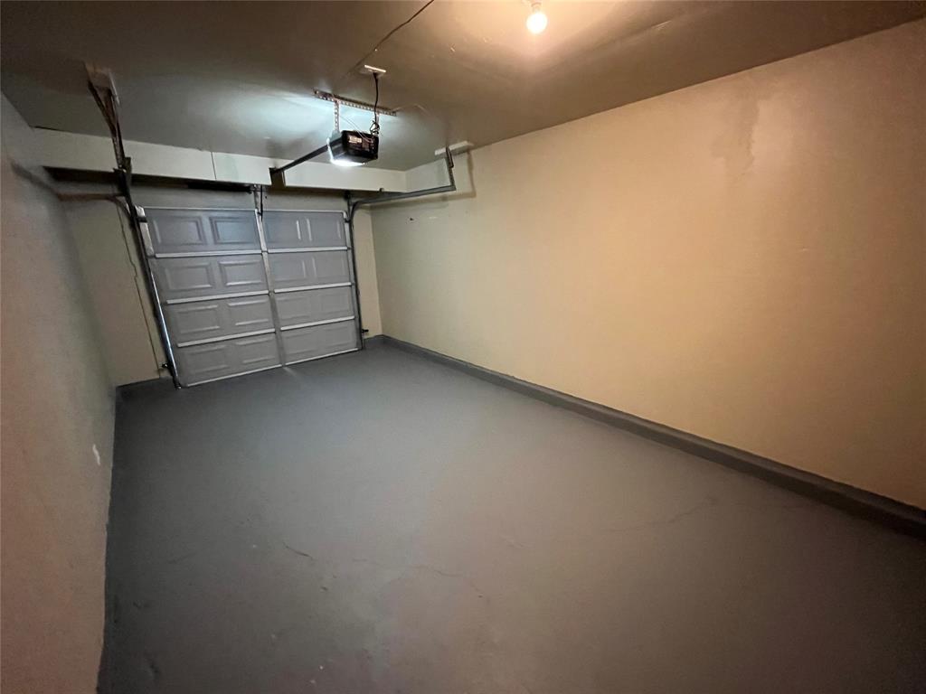 Valwood Park 04 - Residential Lease