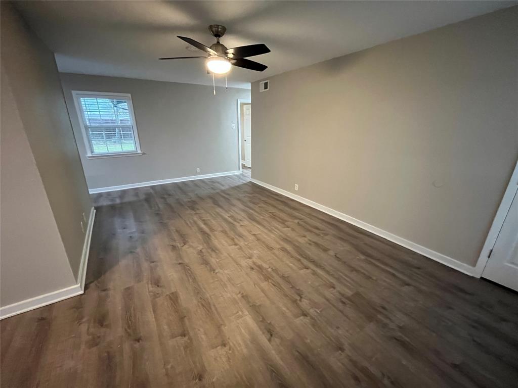 Valwood Park 04 - Residential Lease