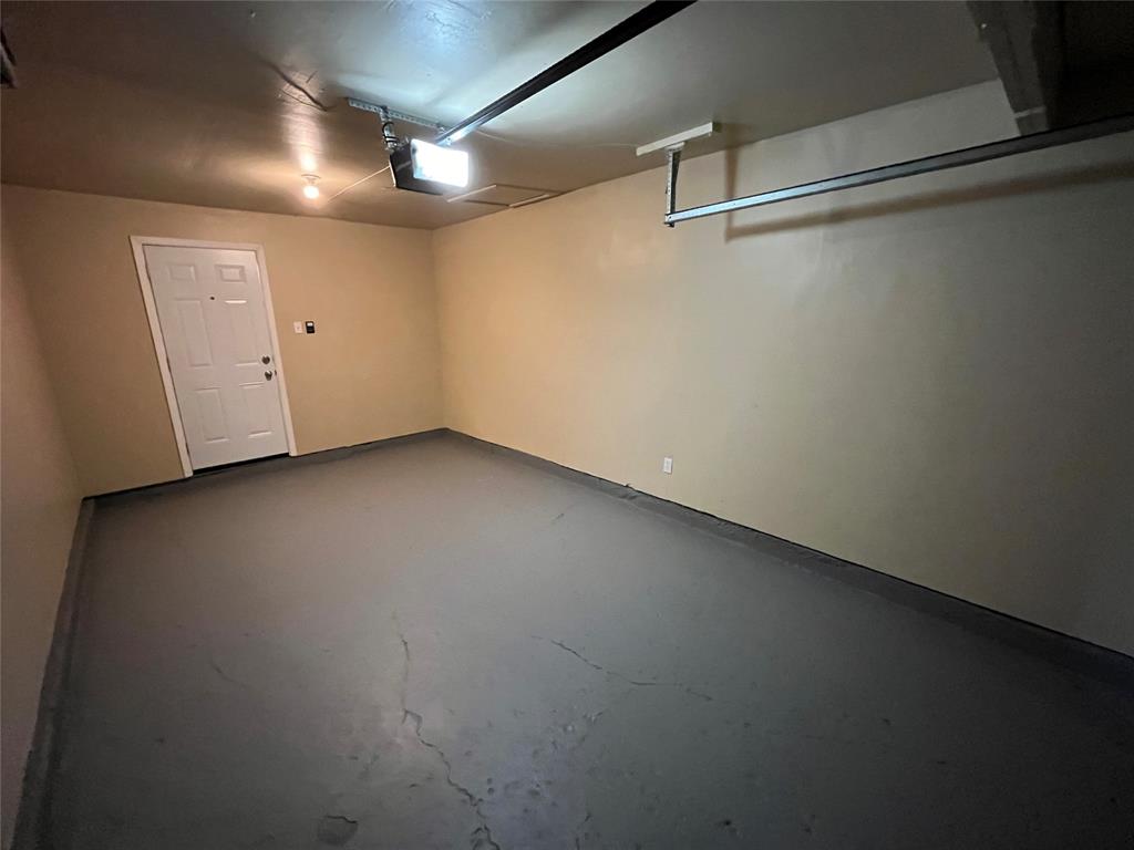 Valwood Park 04 - Residential Lease