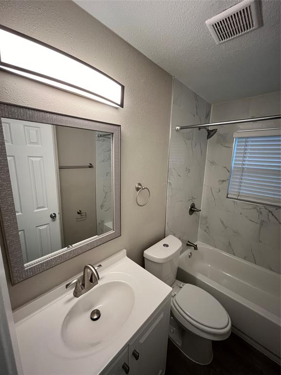 Valwood Park 04 - Residential Lease