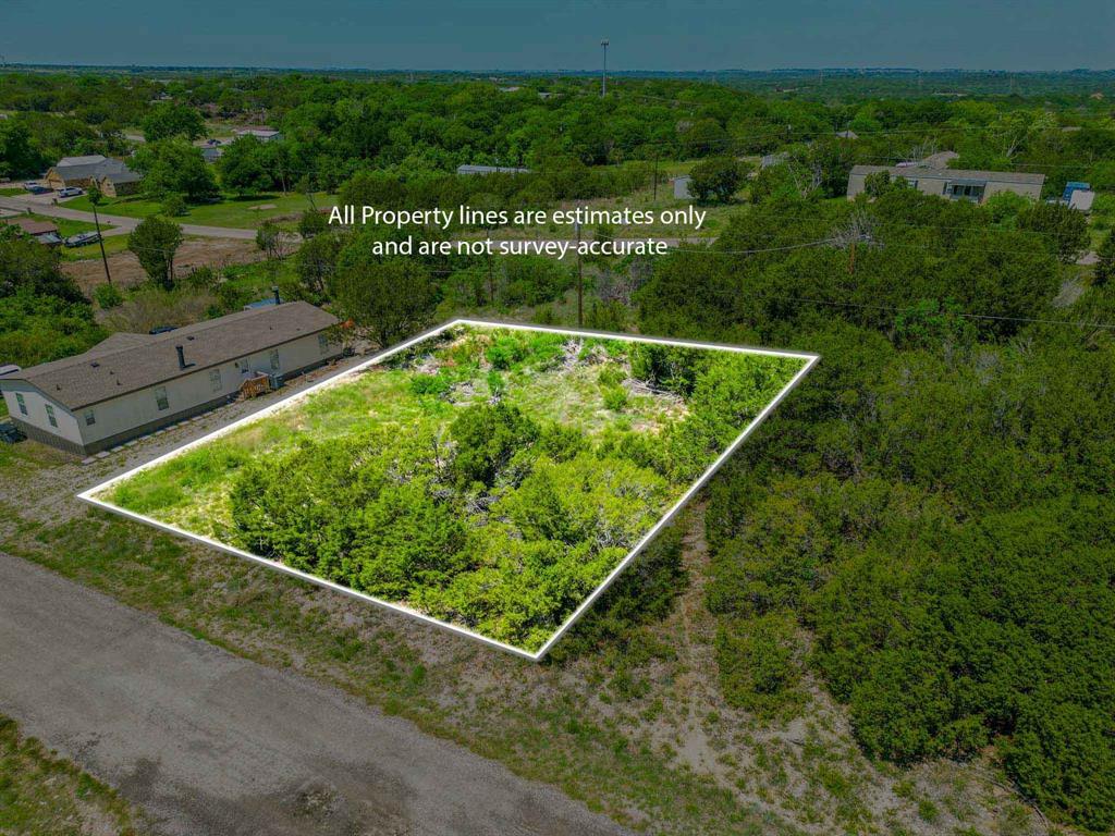 Two beautiful lots (95 and 96)are available in the great community of Oak Hills. Community is located
minutes away from the center of Granbury and minutes from the shopping centers. These beautiful lots are next to
each other. Oak Hills  is a growing community and new houses are getting built in this community! you can either
put a mobile home or bring your own builder to build your dream home! Come and see these lots while they are
available!!