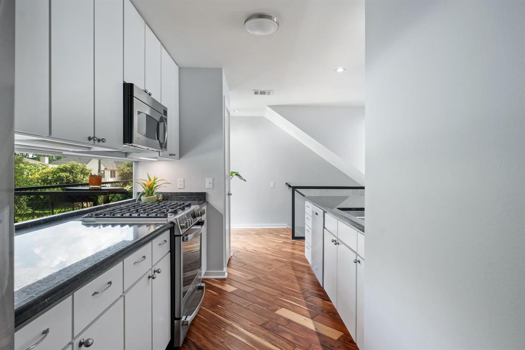 Knight Street Twnhms - Residential