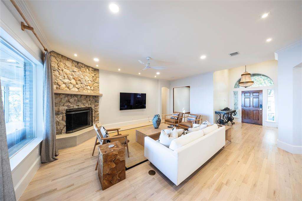 Emerald Sound At Lake Lewisville - Residential