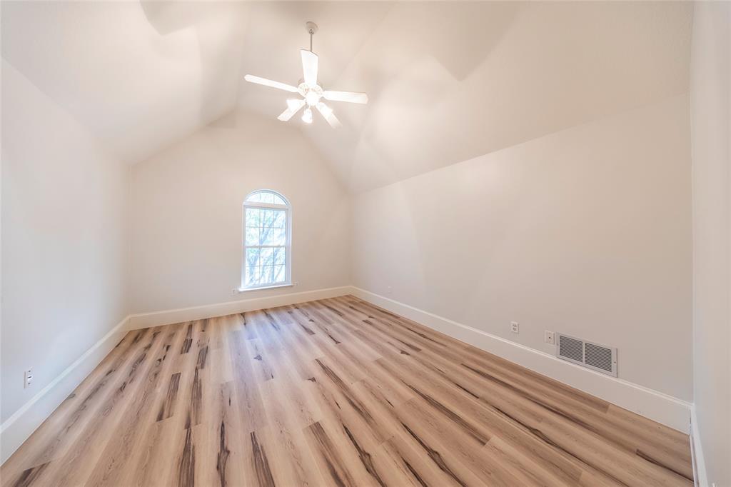 Emerald Sound At Lake Lewisville - Residential