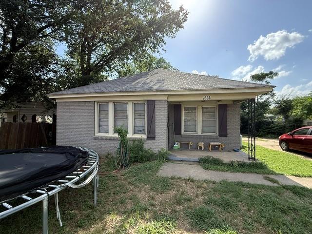 INVESTEMENT PROPERTY TO BE SOLD AS IS.  This is a fixer upper property, will not go FHA. please do your due diligence before submitting an offer and only end buyers. no wholesalers