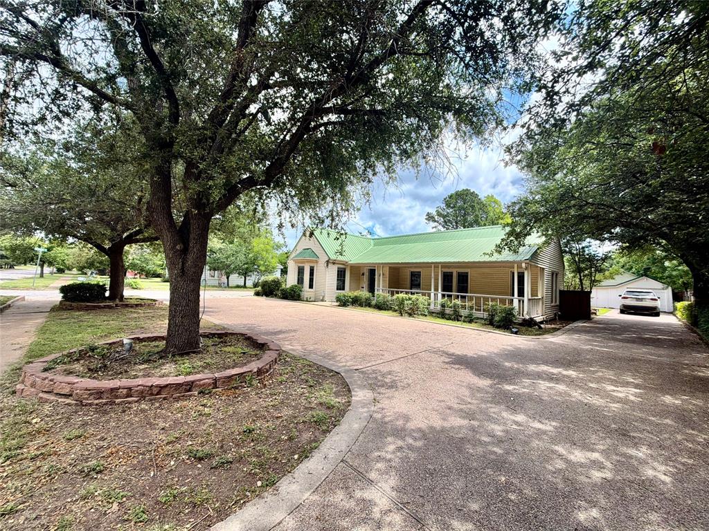 Connellee - Residential