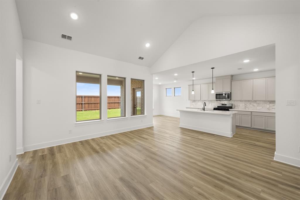 Rocky Creek Crossing 60S Sales Phase 1 - Residential