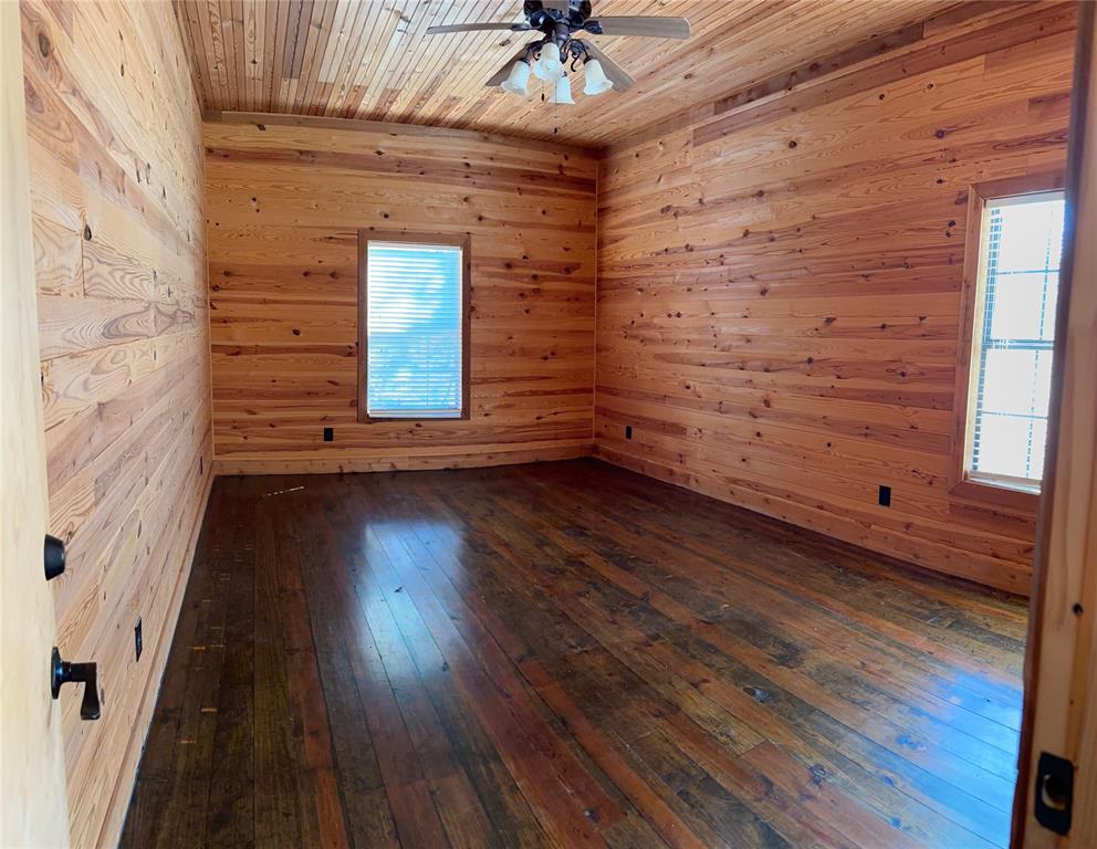 NONE - Land