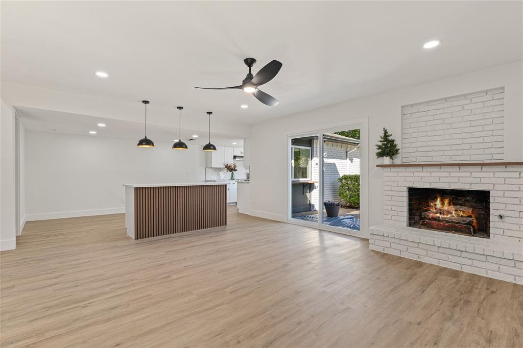 White Rock Village 01 - Residential