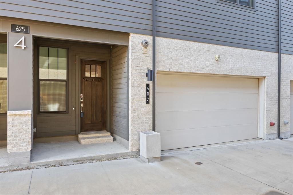Centre Living at Kings Hwy Condos - Residential