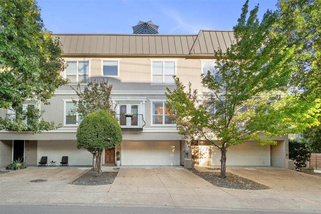 Versaille Condo - Residential Income