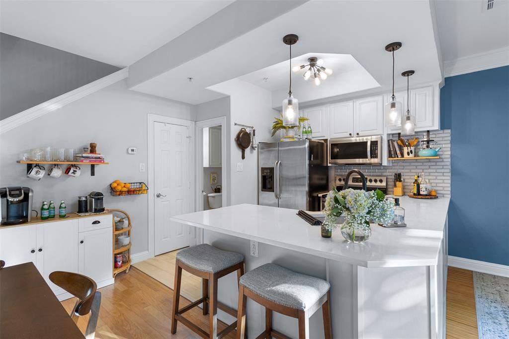 Versaille Condo - Residential Income