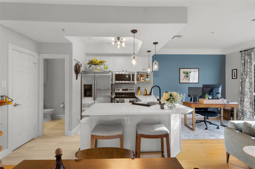 Versaille Condo - Residential Income