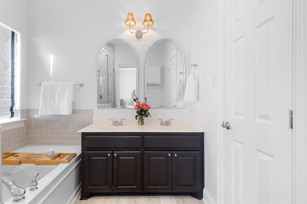Versaille Condo - Residential Income