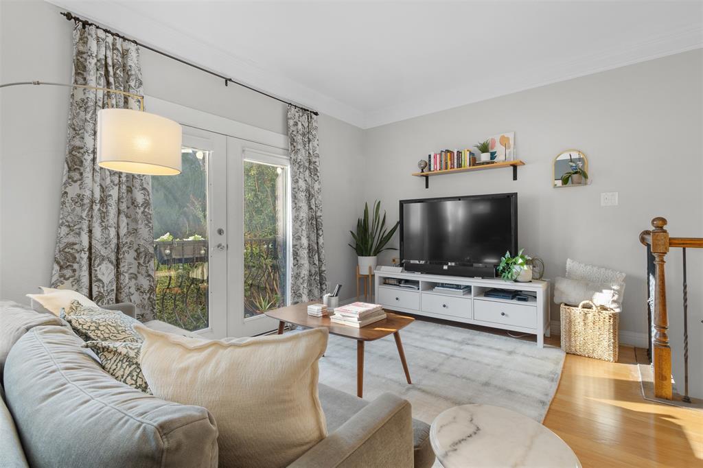Versaille Condo - Residential Income