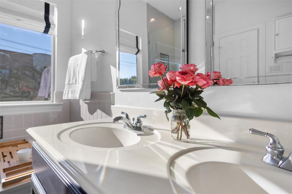 Versaille Condo - Residential Income
