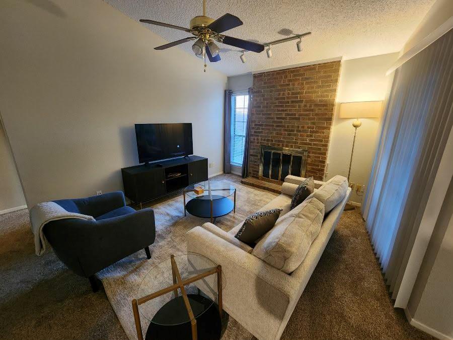 Chasewood Oaks Condo - Residential