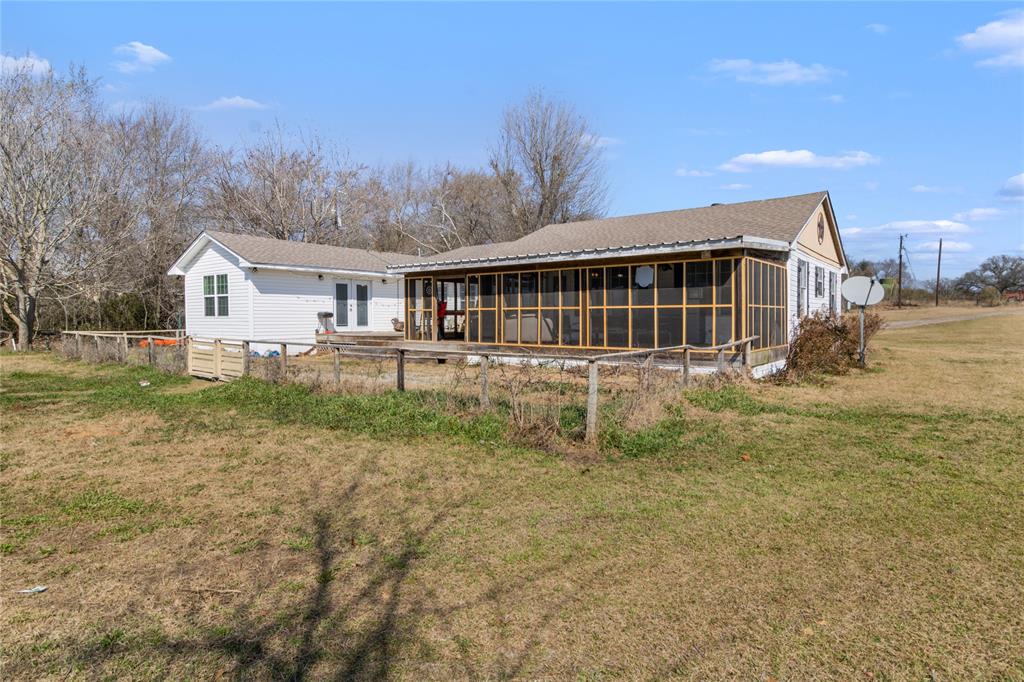 J L Chavert-East Lake Limestone - Residential