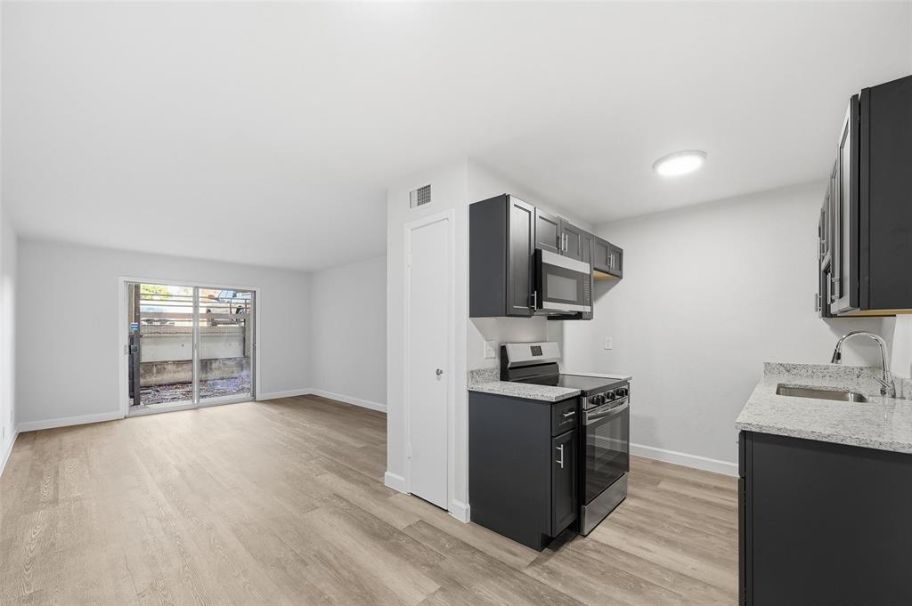 River Oaks Condos - Residential