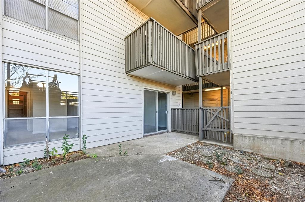 River Oaks Condos - Residential