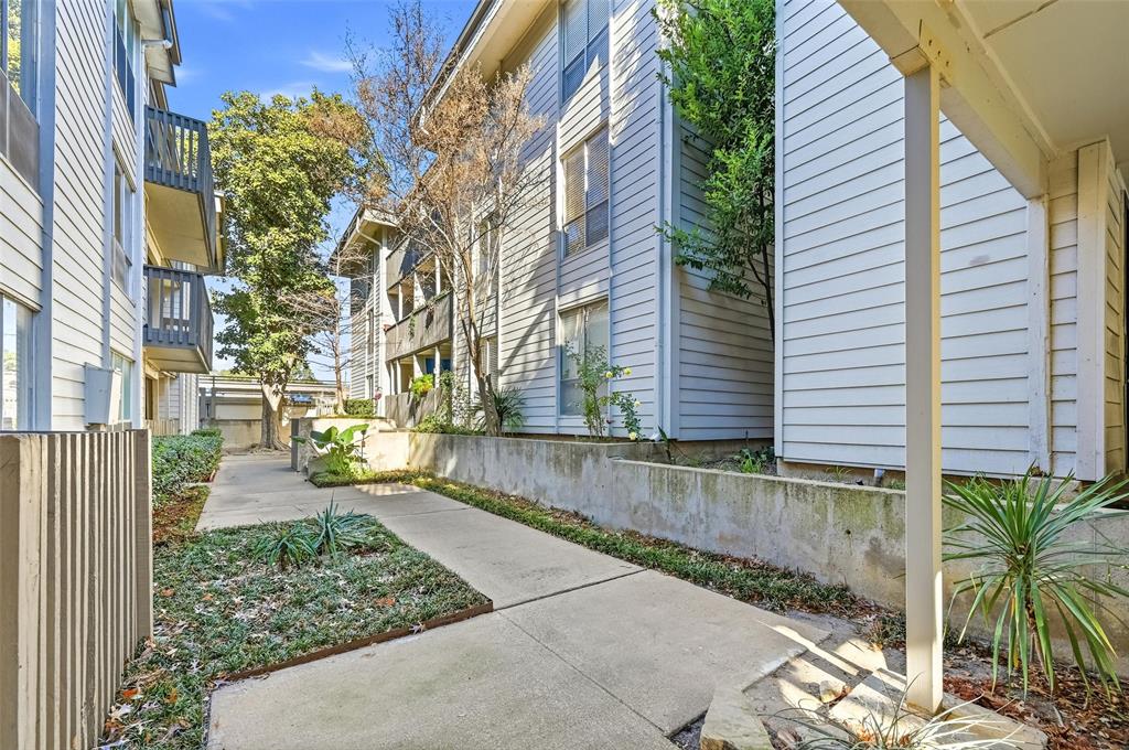 River Oaks Condos - Residential