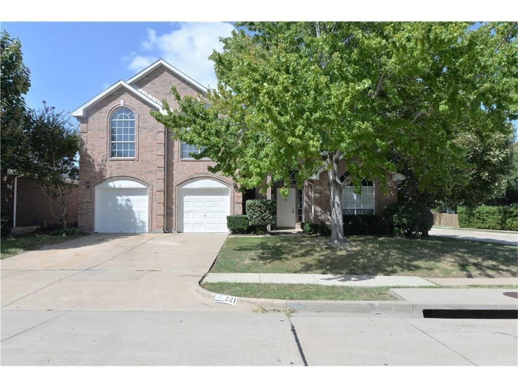 WONDERFUL HOME IN GREAT AREA!! THIS HOME FEATURES 4 BDRMS, 2 LIVING AREAS AND 2 EATING AREAS AS WELL AS 3 FULL BATHS!!  CALL TO VIEW TODAY!  NO SMOKING INSIDE THE PROPERTY.  RENTAL INS. REQUIRED