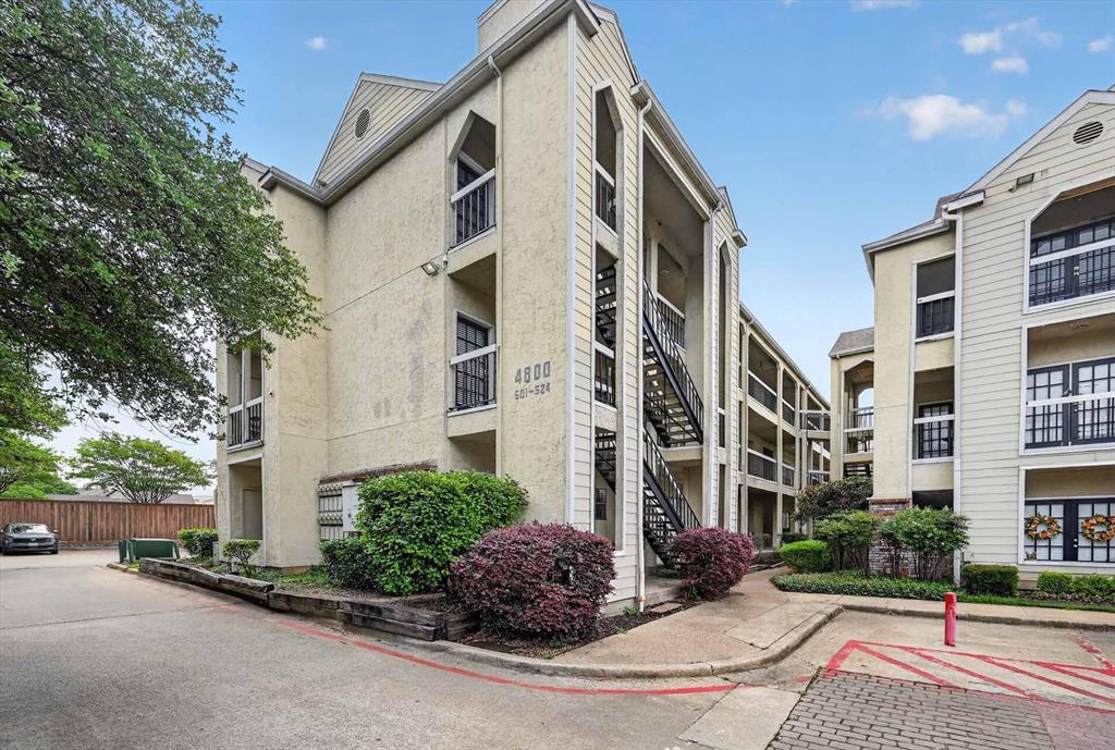 Lovers Lane Condos Ph 01 04 - Residential