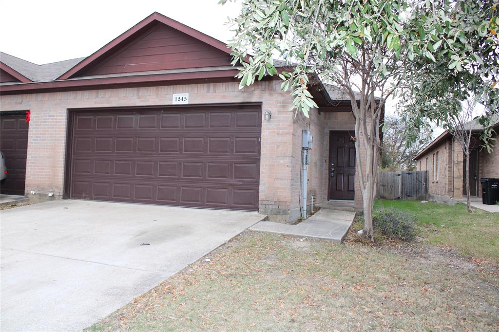 Welcome to 1245 Redman Avenue, Mesquite Texas! We have a single door garage for two cars, also, this is a comfy three-bedroom, two-bathroom duplex. Inside, you'll find a living and dining area with a kitchen featuring a serving bar, black appliances, and lots of cabinet space. There's a utility area with electric washer and dryer connections. Down the hallway, you'll discover the first bathroom, two bedrooms, and the master bedroom with its own bathroom. If you have any questions or are interested in leasing, feel free to reach out.