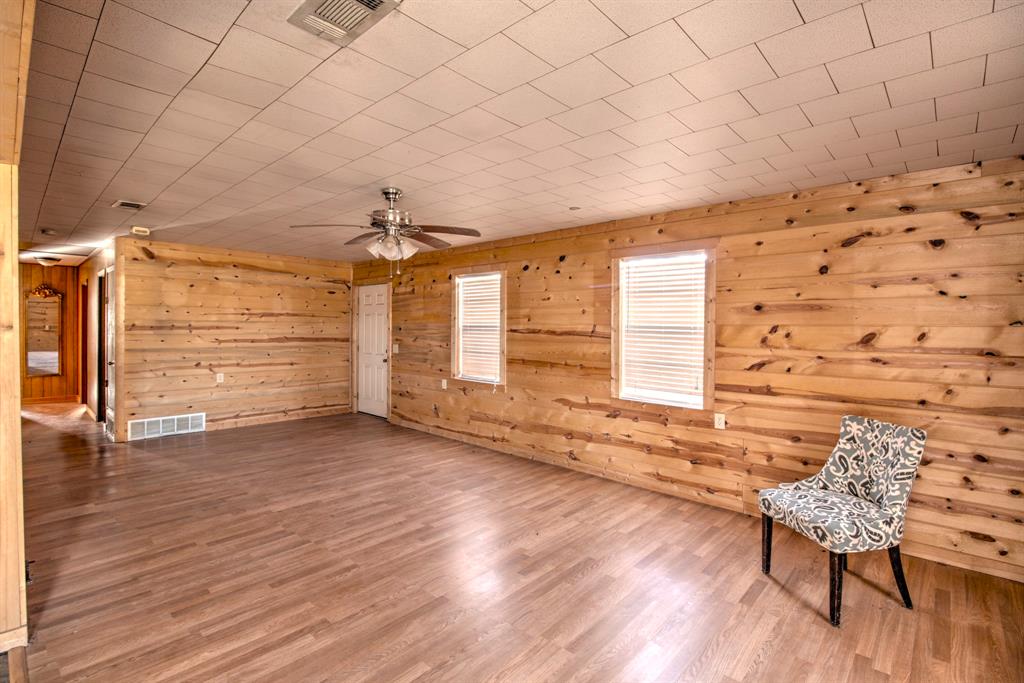G1019 ACRES49 - Residential