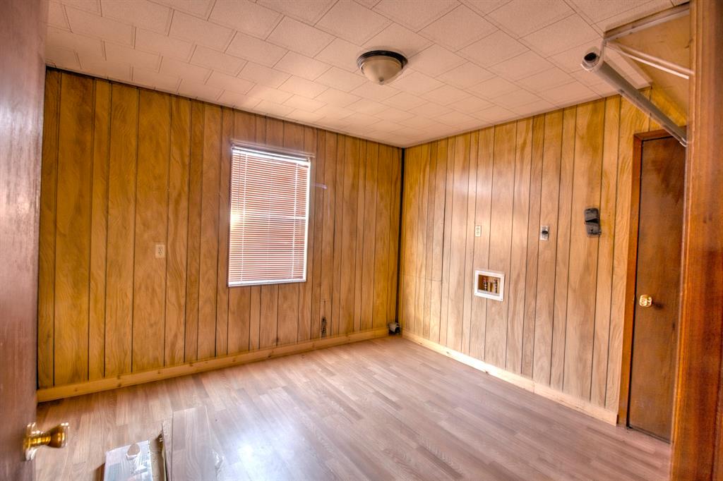 G1019 ACRES49 - Residential